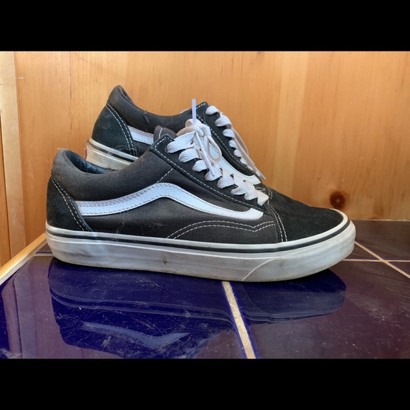 Vans Shoes - Vans Classic’s Women’s Size 8